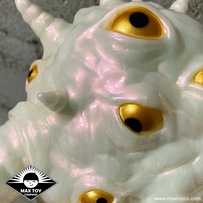 Kaiju Eyezon special casted Pearlized sofubi monster