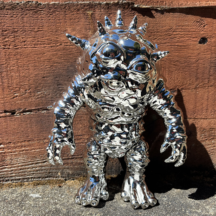Chromed Silver Kaiju Eyezon Max Toy x Plastico Macizo