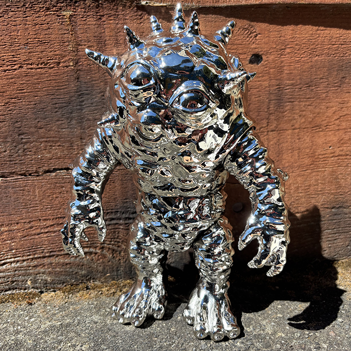 Chromed Silver Kaiju Eyezon Max Toy x Plastico Macizo