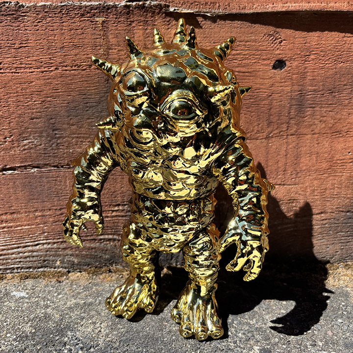 Chromed GOLD Kaiju Eyezon Max Toy x Plastico Macizo
