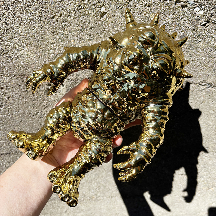 Chromed GOLD Kaiju Eyezon Max Toy x Plastico Macizo