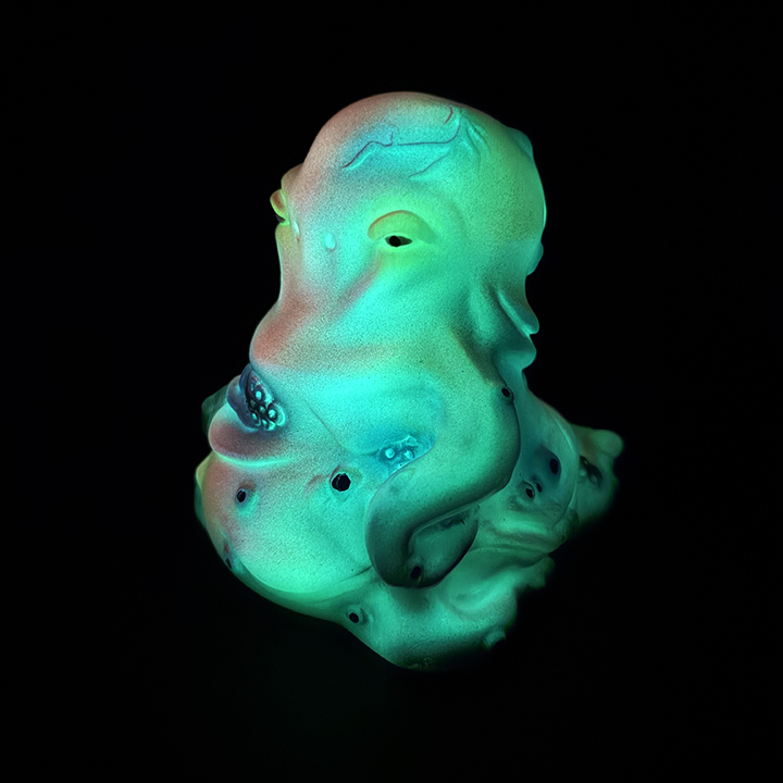 Bacteria Zieromuko X RotoKaiju x Alimana x Mark Nagata glow in dark (type D )
