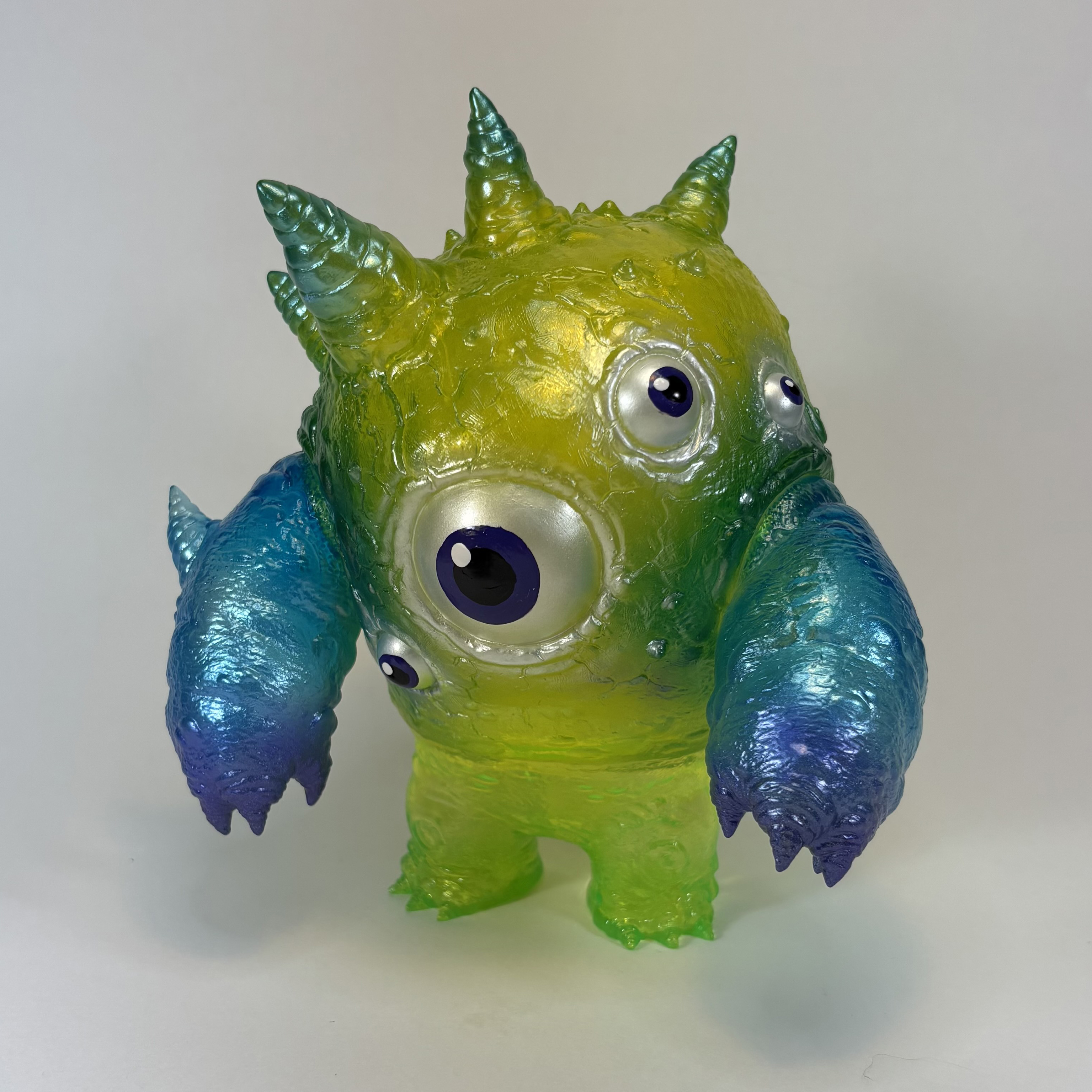 Shin Eyezon Undesea Glow with Glow Guts by Max Nagata