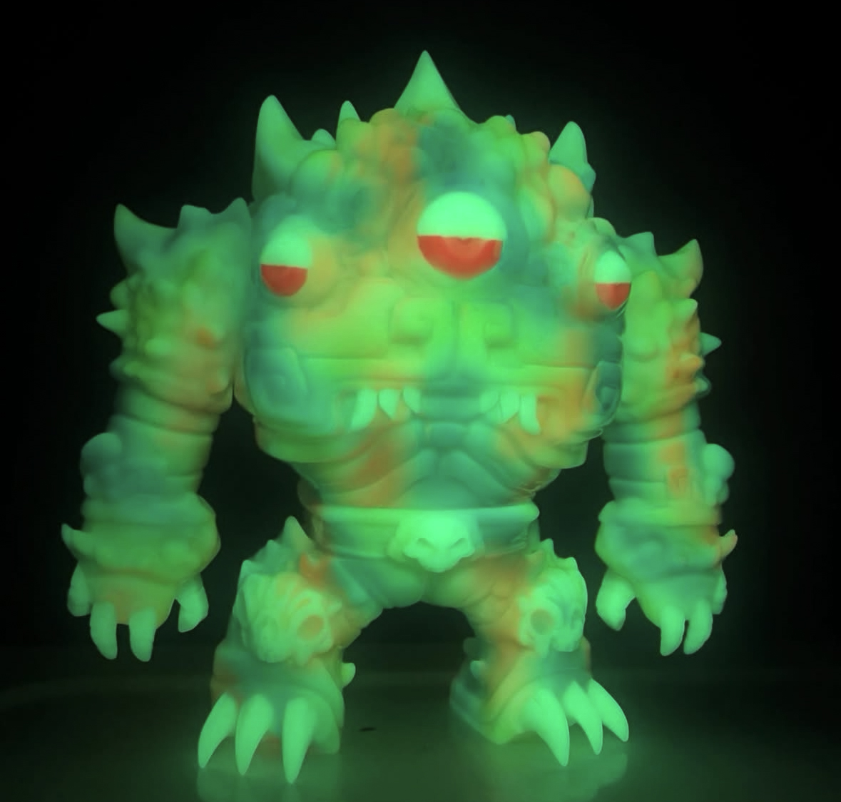 Aztec Kaiju Eyezon Artist James Osborne / Kaiju Legion paints Glow in dark Pink