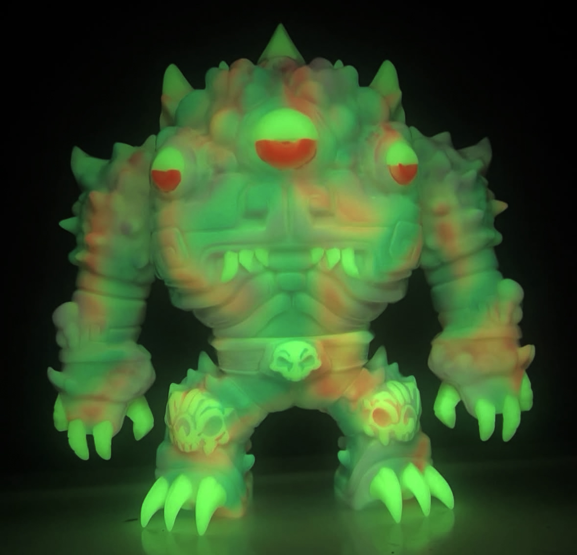 Aztec Kaiju Eyezon Artist James Osborne / Kaiju Legion paints Glow in dark Yellow